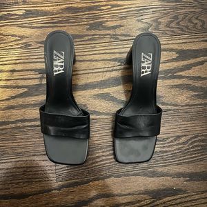 Zara mules need a new home!